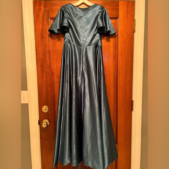 BRIDESMAID GOWN - Picture 8 of 8